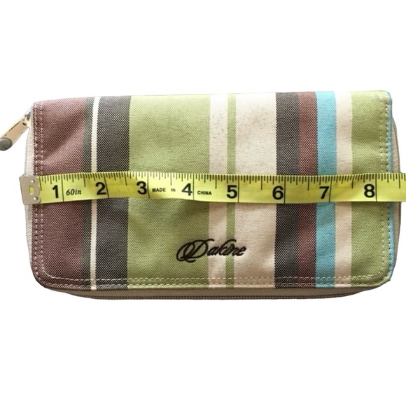 ❤️Dakine Zip Around Wallet - Picture 4 of 10